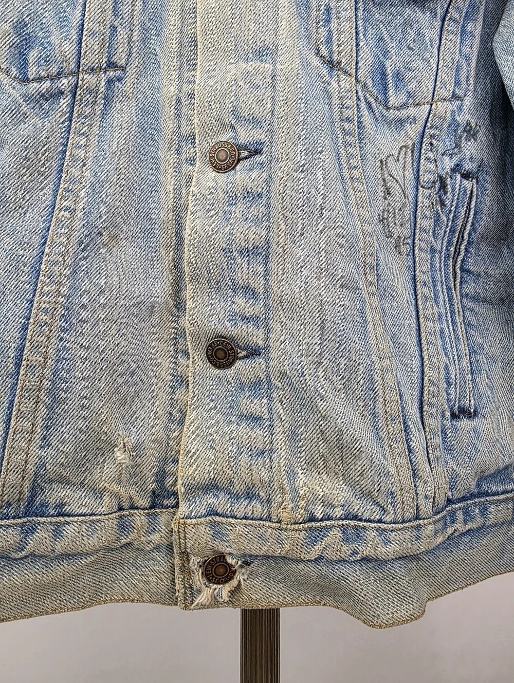 Levi's Vintage 80's Blue Denim Type III Trucker Distressed Jacket Size 42